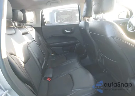 2018 Jeep Compass Latitude 4X4 из США, поврежденный, VIN 3C4NJDBB7JT175648